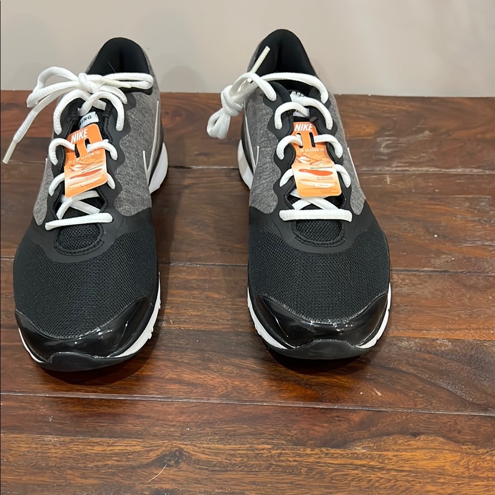 Nike Black and Gray Flex Supreme 4